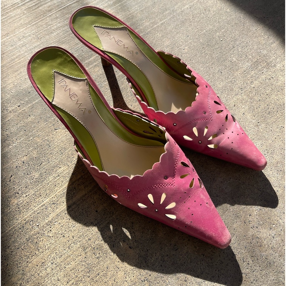 Vintage Pink Leather Slip On Heels Mule Kitten Heel Size 8.5M Fun Y2K vibe
